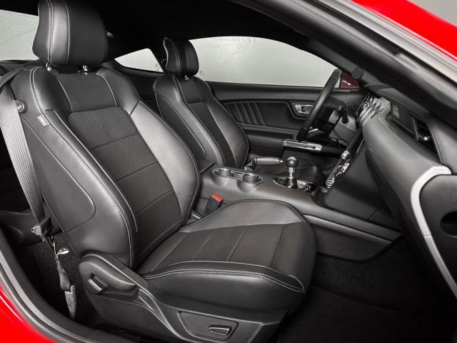 Ford Mustang image 7