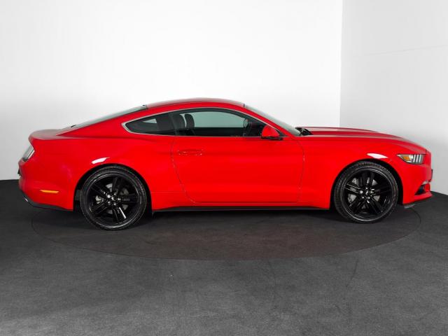 Ford Mustang image 2
