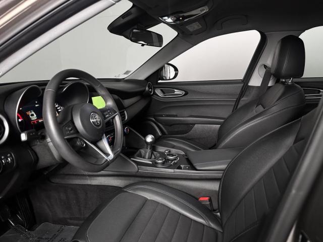 Alfa Romeo Giulia image 9