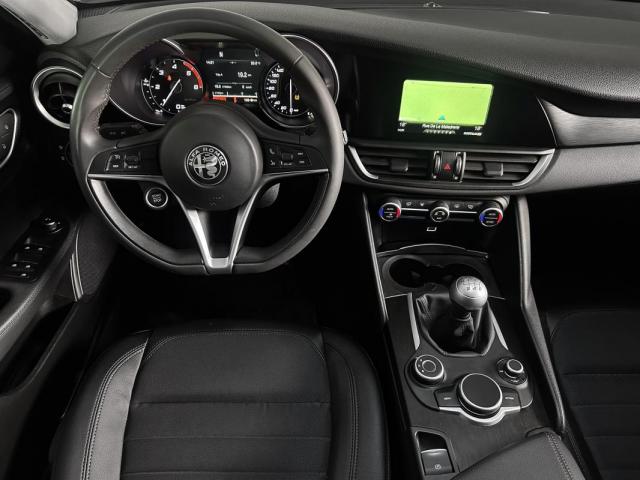 Alfa Romeo Giulia image 7