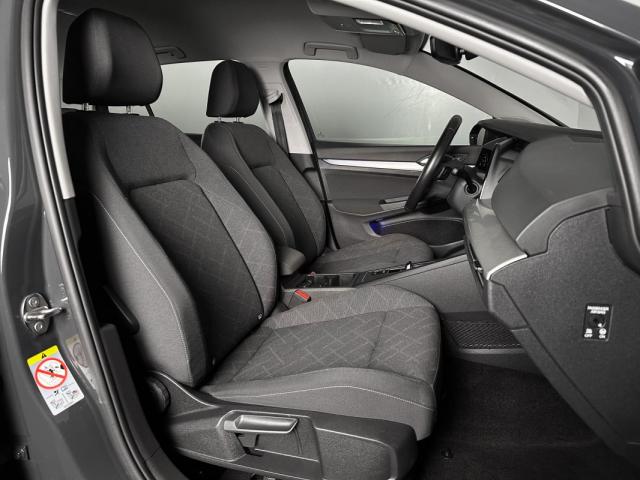 Volkswagen Golf image 9