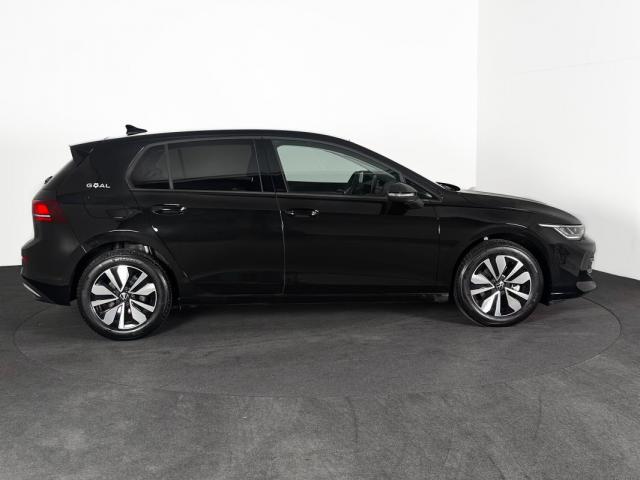 Volkswagen Golf image 6