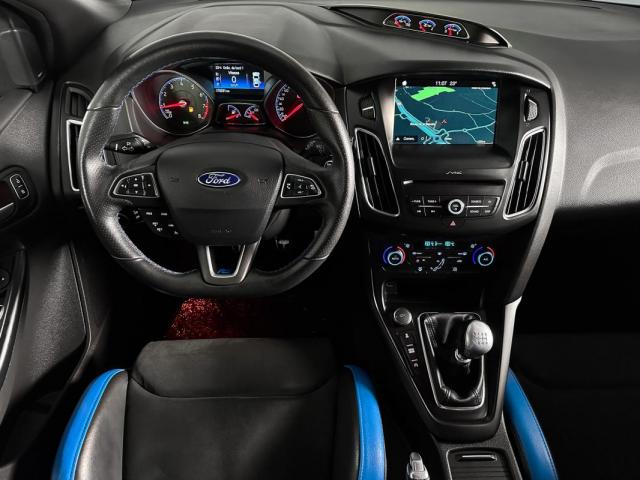 Ford Focus image 6