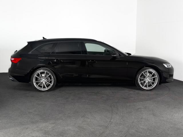 Audi A4 image 9