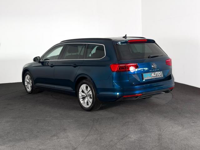 Volkswagen Passat image 7