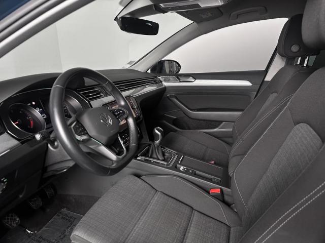 Volkswagen Passat image 1