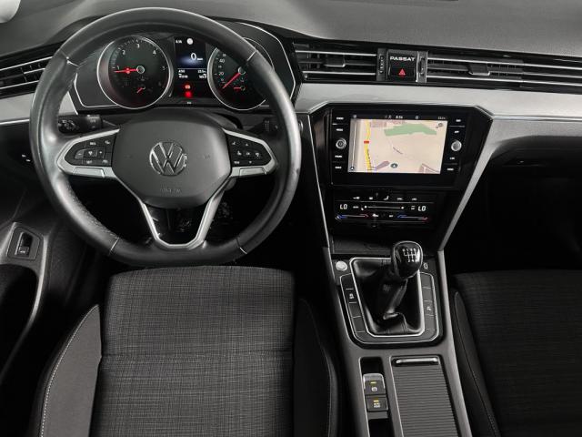 Volkswagen Passat image 6