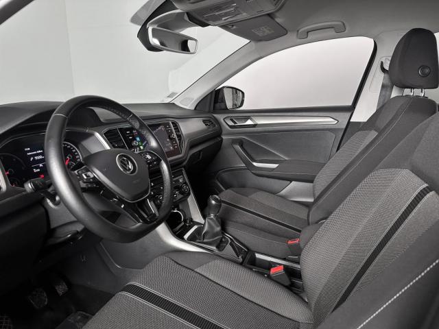 Volkswagen T-Roc image 2