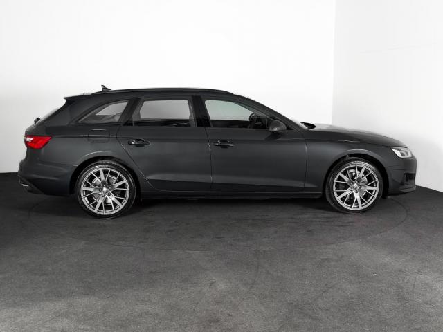 Audi A4 image 9
