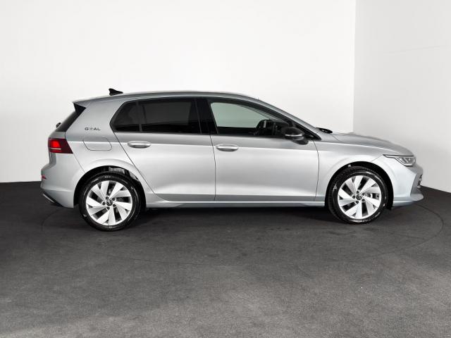 Volkswagen Golf image 8