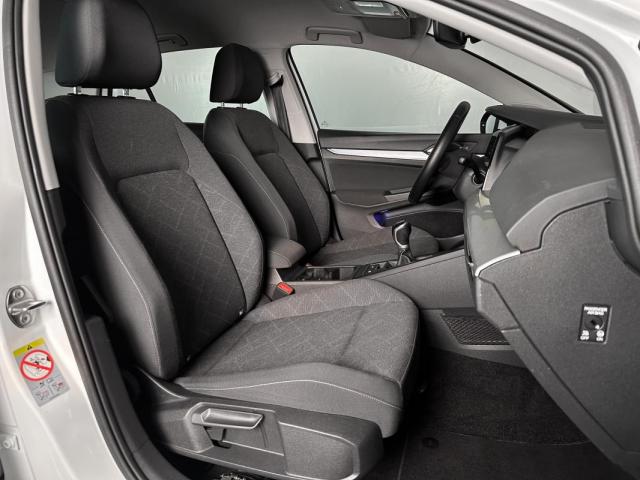 Volkswagen Golf image 8