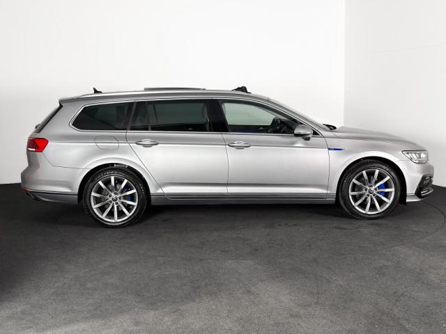 Volkswagen Passat image 4