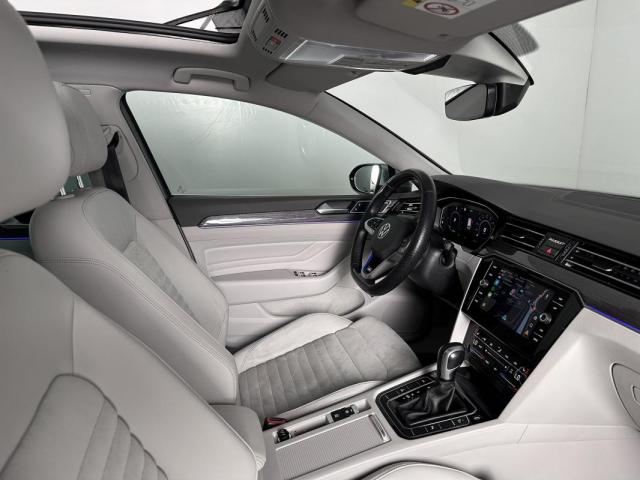 Volkswagen Passat image 2