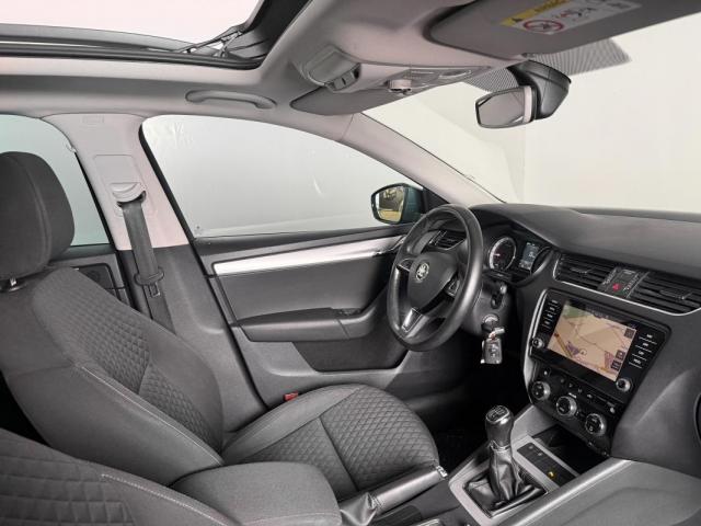 Skoda Octavia image 2