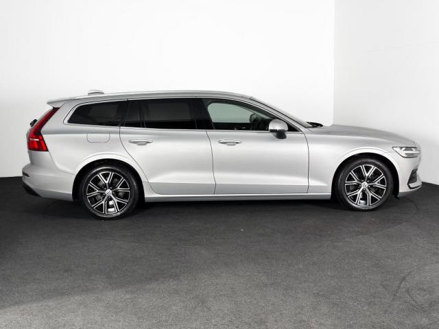 Volvo V60 image 2
