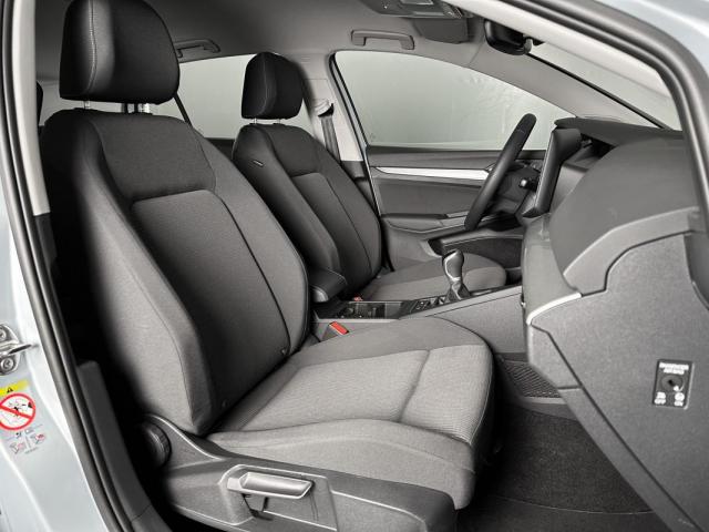 Volkswagen Golf image 8