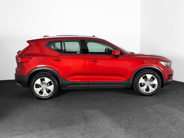 Volvo Xc40 image 2