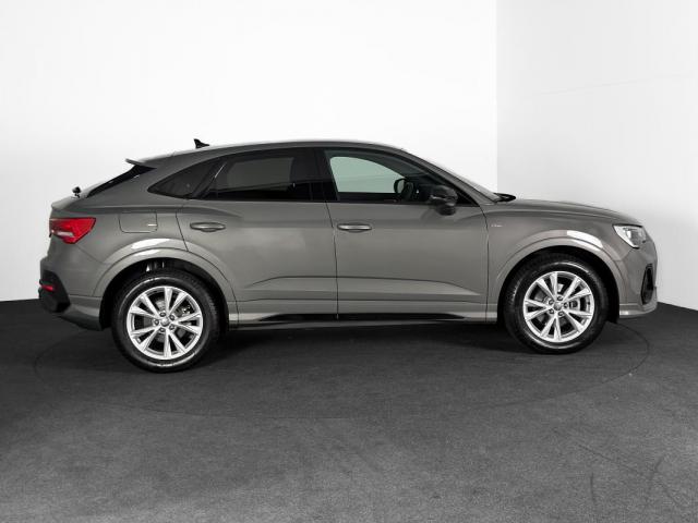 Audi Q3 image 3