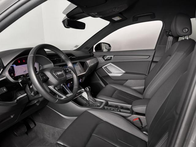 Audi Q3 image 8