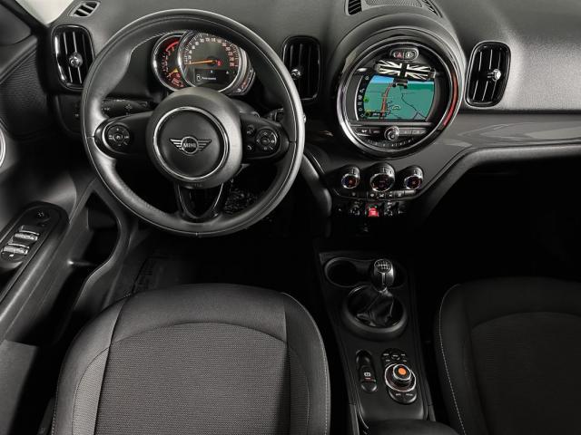Mini Countryman image 2