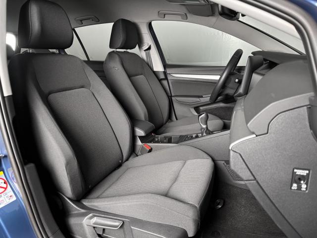 Volkswagen Golf image 8