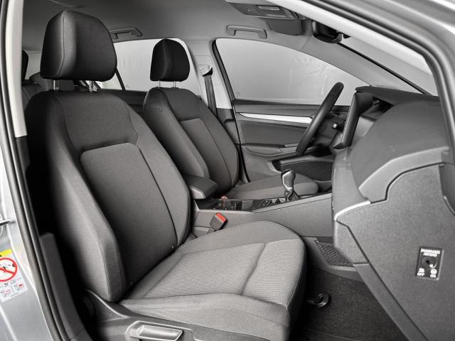 Volkswagen Golf image 8