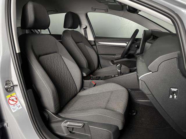 Volkswagen Golf image 8