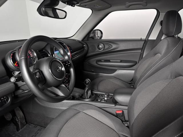 Mini Clubman image 1