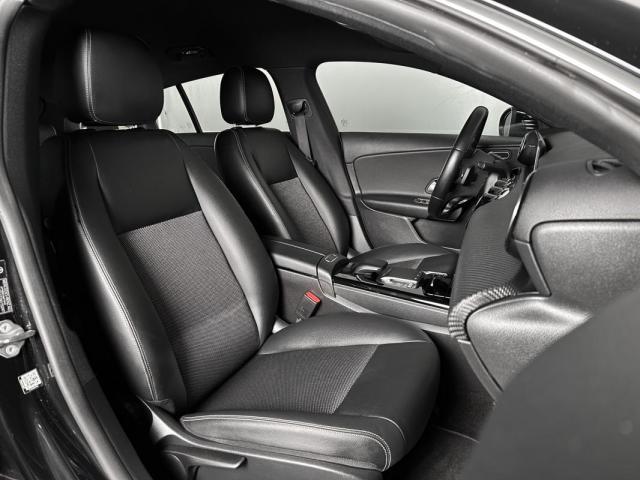 Mercedes Benz Cla image 7
