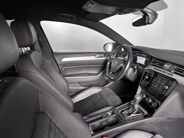 Volkswagen Passat image 2