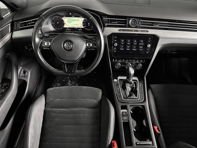 Volkswagen Passat image 6