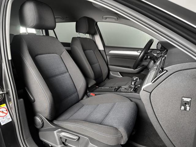 Volkswagen Passat image 2