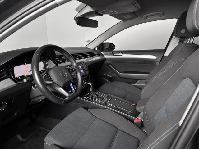 Volkswagen Passat image 7