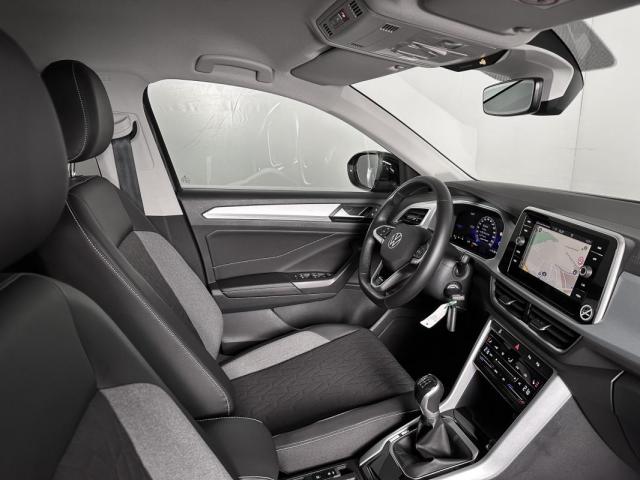 Volkswagen T-Roc image 2