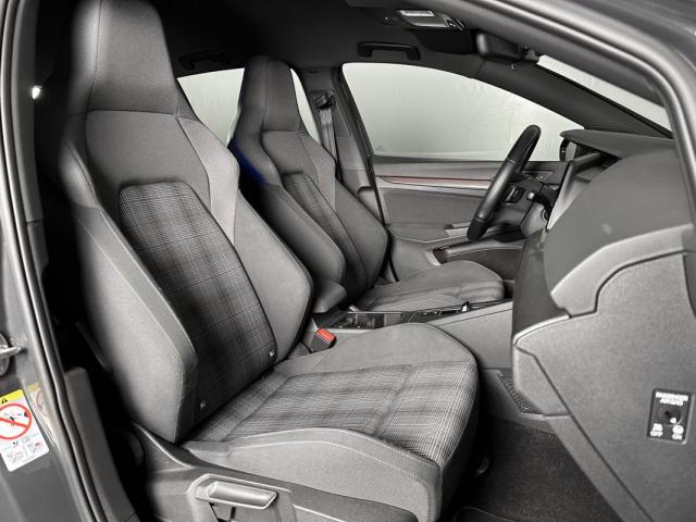 Volkswagen Golf image 1