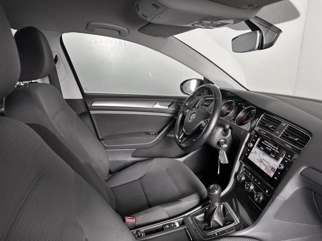 Volkswagen Golf image 6