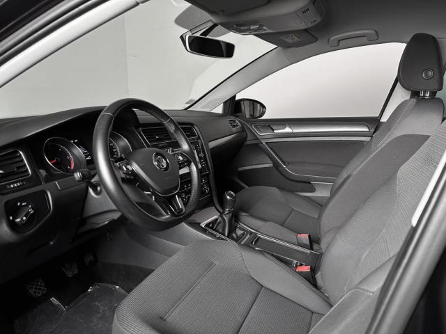 Volkswagen Golf image 8