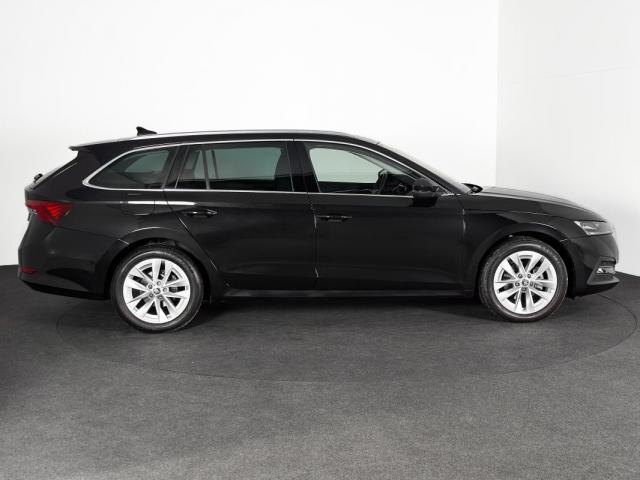 Skoda Octavia image 8