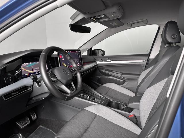 Volkswagen Golf image 9