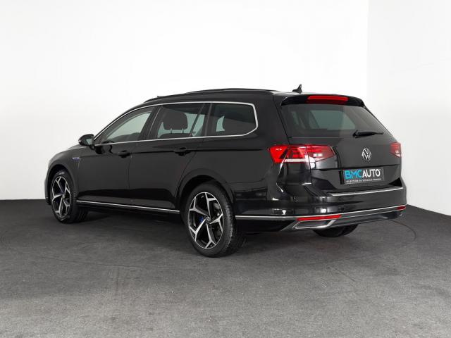 Volkswagen Passat image 2