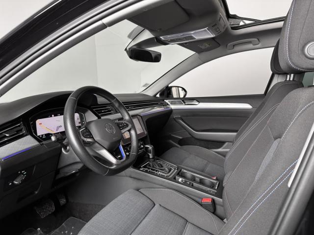 Volkswagen Passat image 8