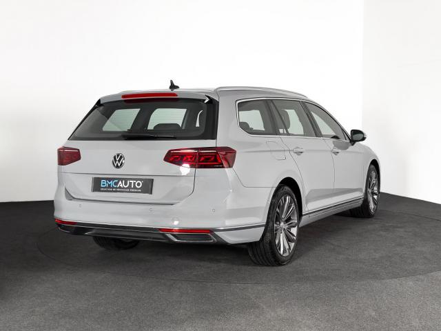 Volkswagen Passat image 7