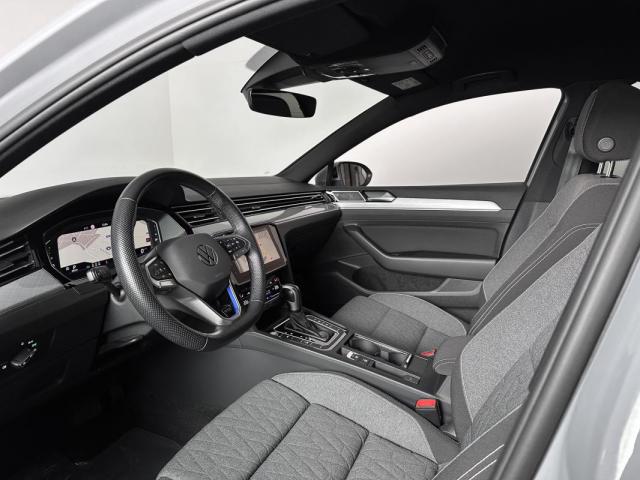 Volkswagen Passat image 5