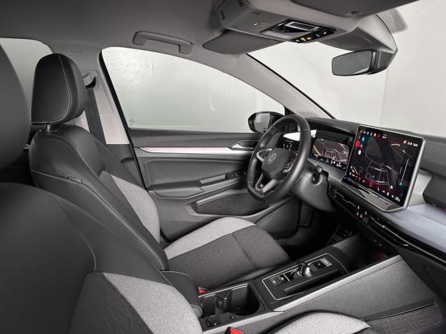 Volkswagen Golf image 6