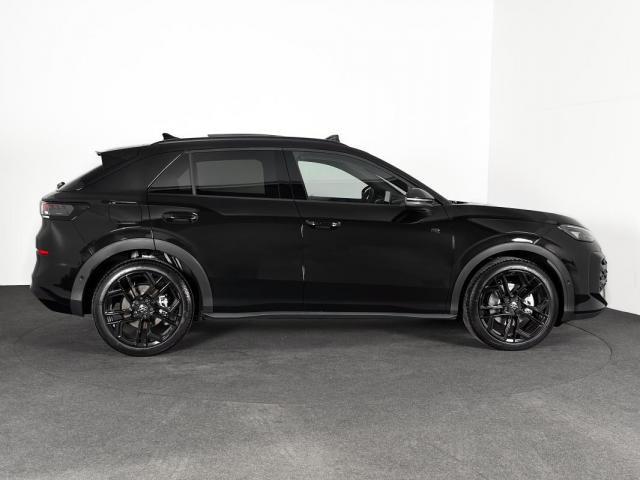 Volkswagen T-Roc image 2