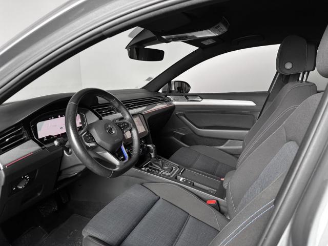 Volkswagen Passat image 2