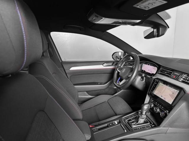 Volkswagen Passat image 7