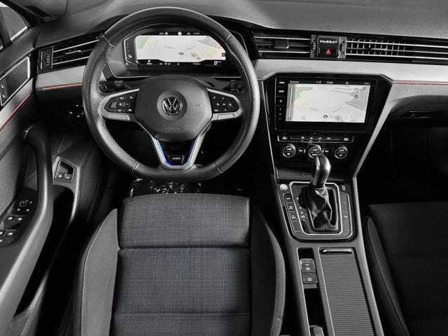 Volkswagen Passat image 5