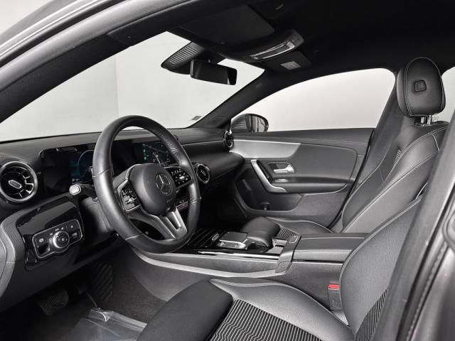 Mercedes Benz Cla image 6