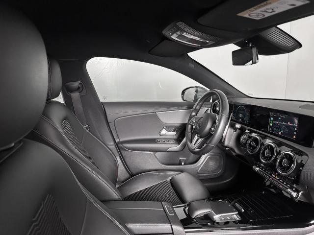Mercedes Benz Cla image 9